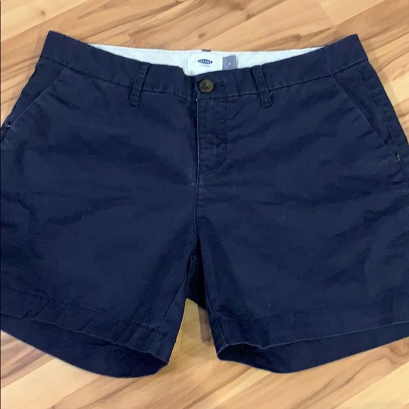 3 pairs of old navy shorts - Picture 2 of 4